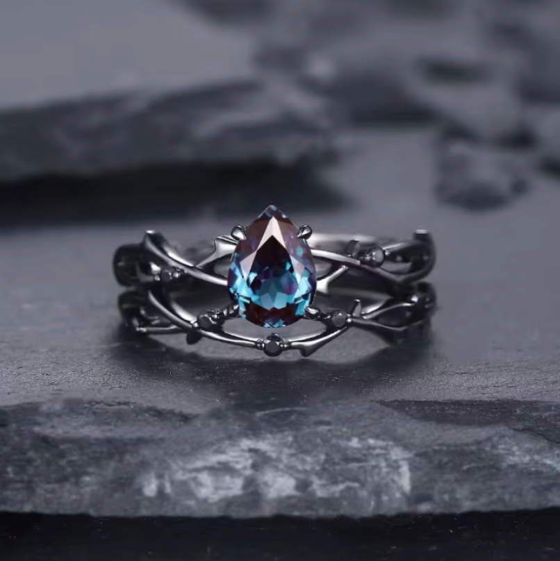 Twilight Ivy Ring - Florent