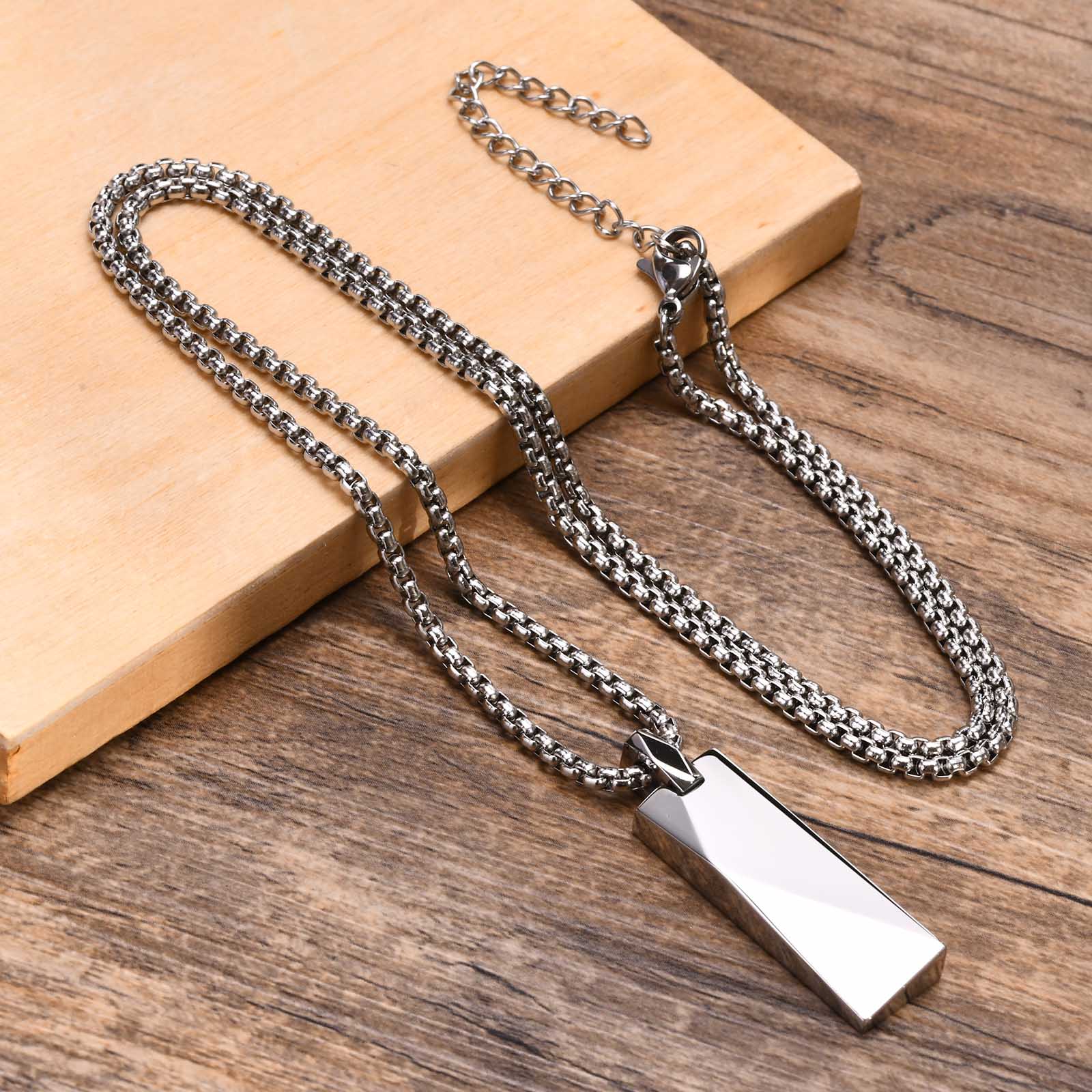 Simplistic Necklace - Edge