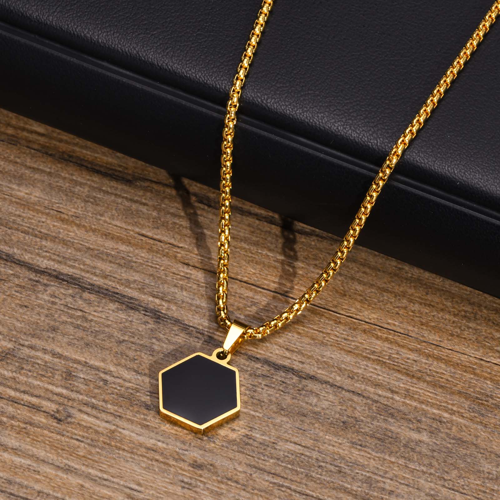 Simplistic Necklace: Hexagon
