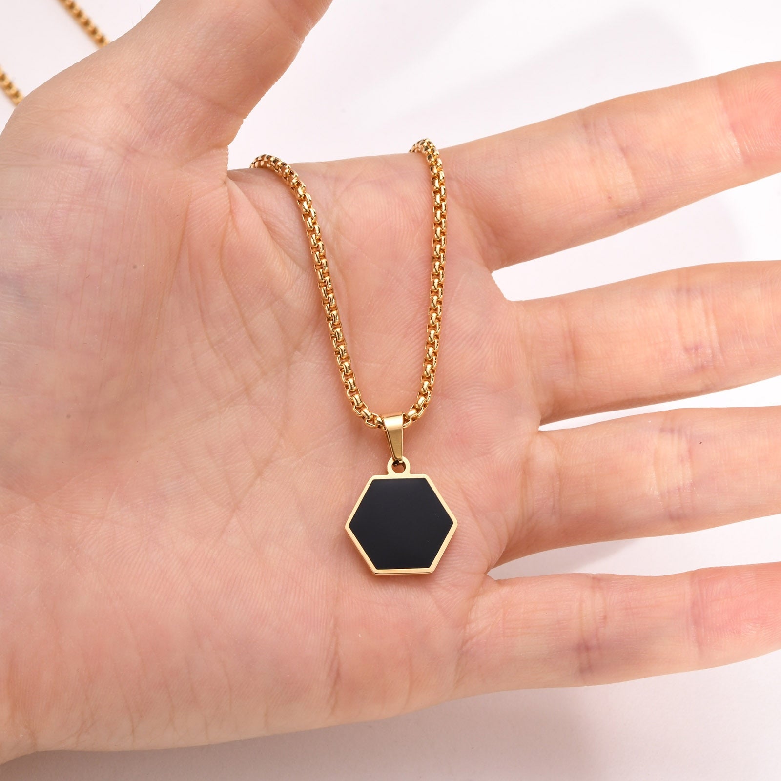 Simplistic Necklace: Hexagon